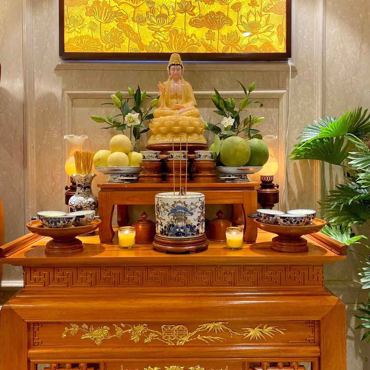 Phật Quan Thế Âm Bồ Tát ngồi tòa sen. Nguồn: FB Hà Phạm
