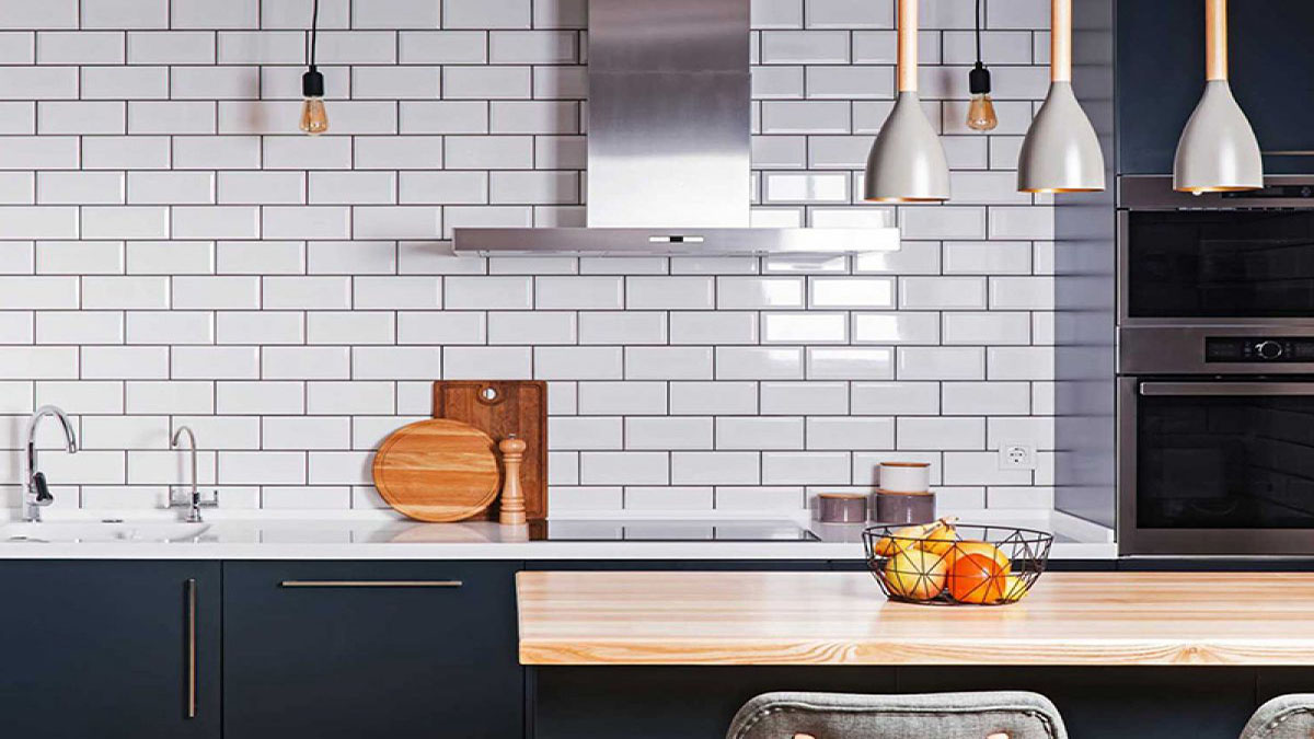 Gạch thẻ ốp tường màu trơn cho căn bếp hiện đại.

Nguồn: nhadepinfo.com