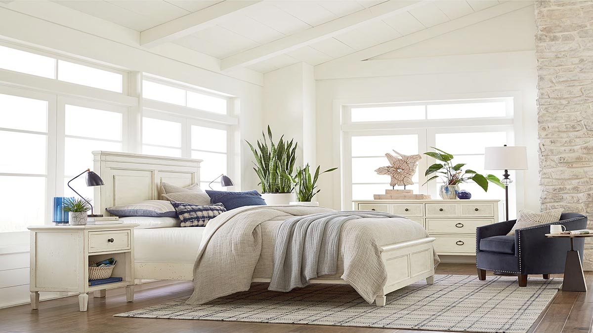 Thiết kế nội thất ốp gỗ trắng. Nguồn: Bassette Furniture