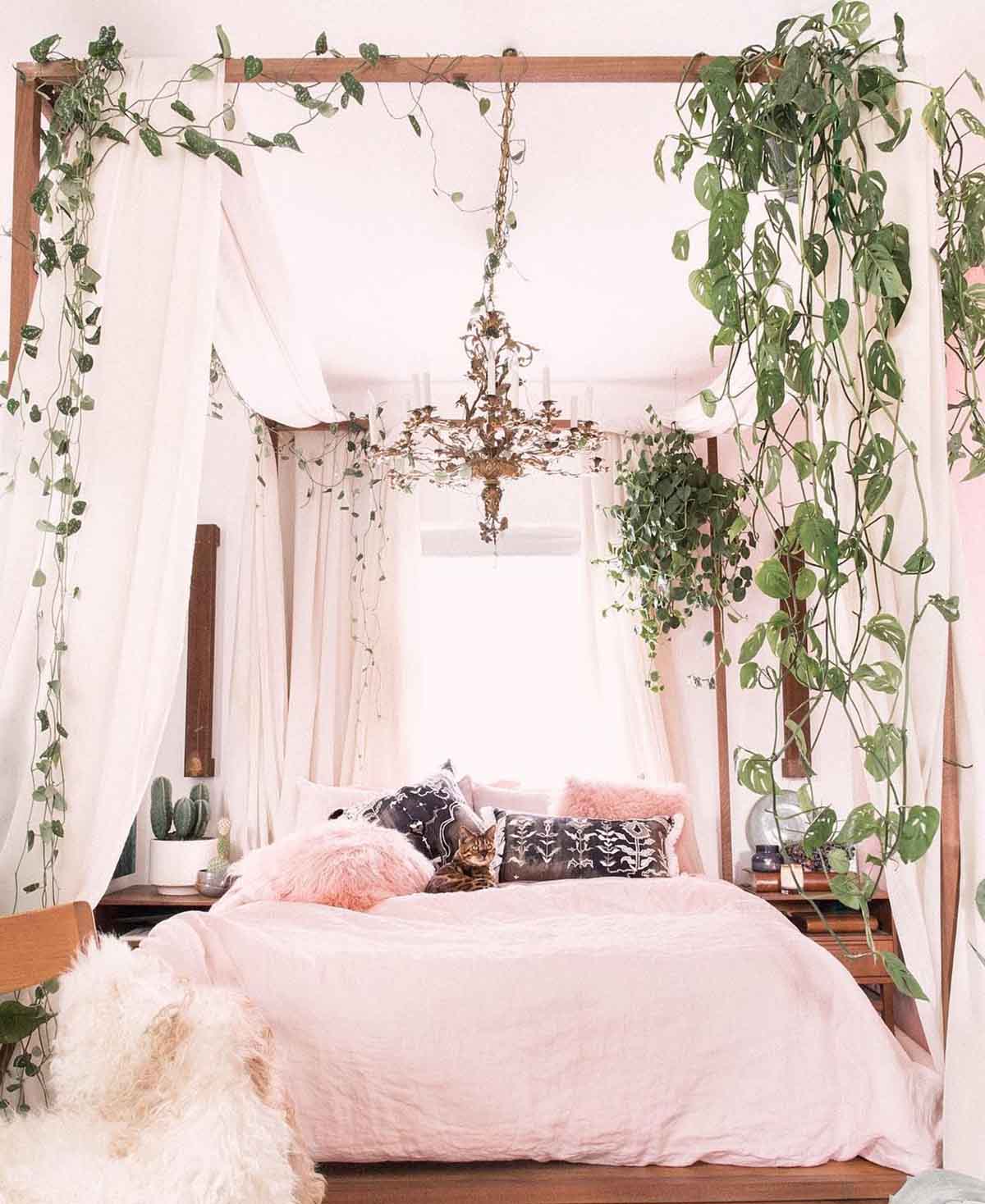 Phòng ngủ màu hồng phong cách Boho. Nguồn: Pinterest