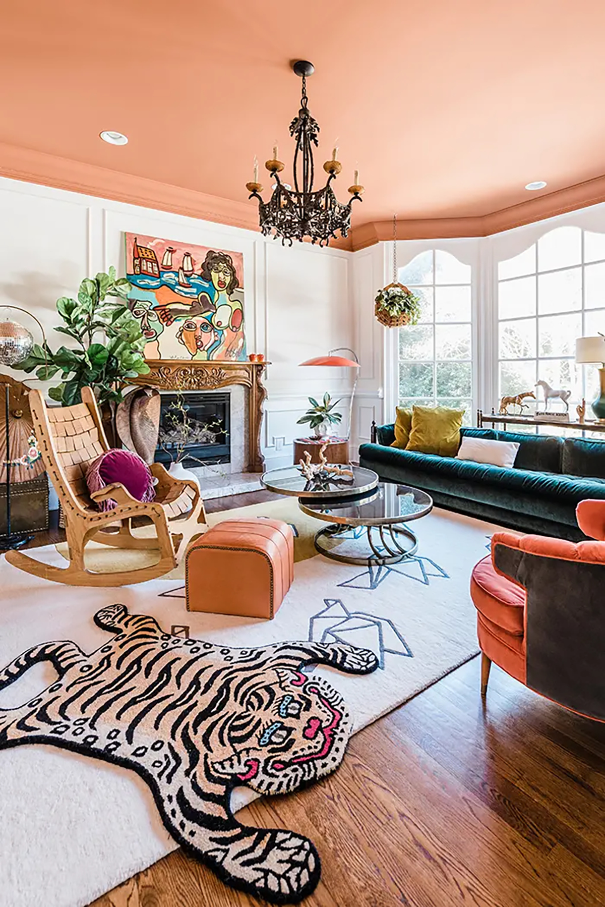 Một căn nhà “Funky home” đầy chất nghệ của một nhà thiết kế tại Mỹ.

Nguồn: charlotte.axios.com