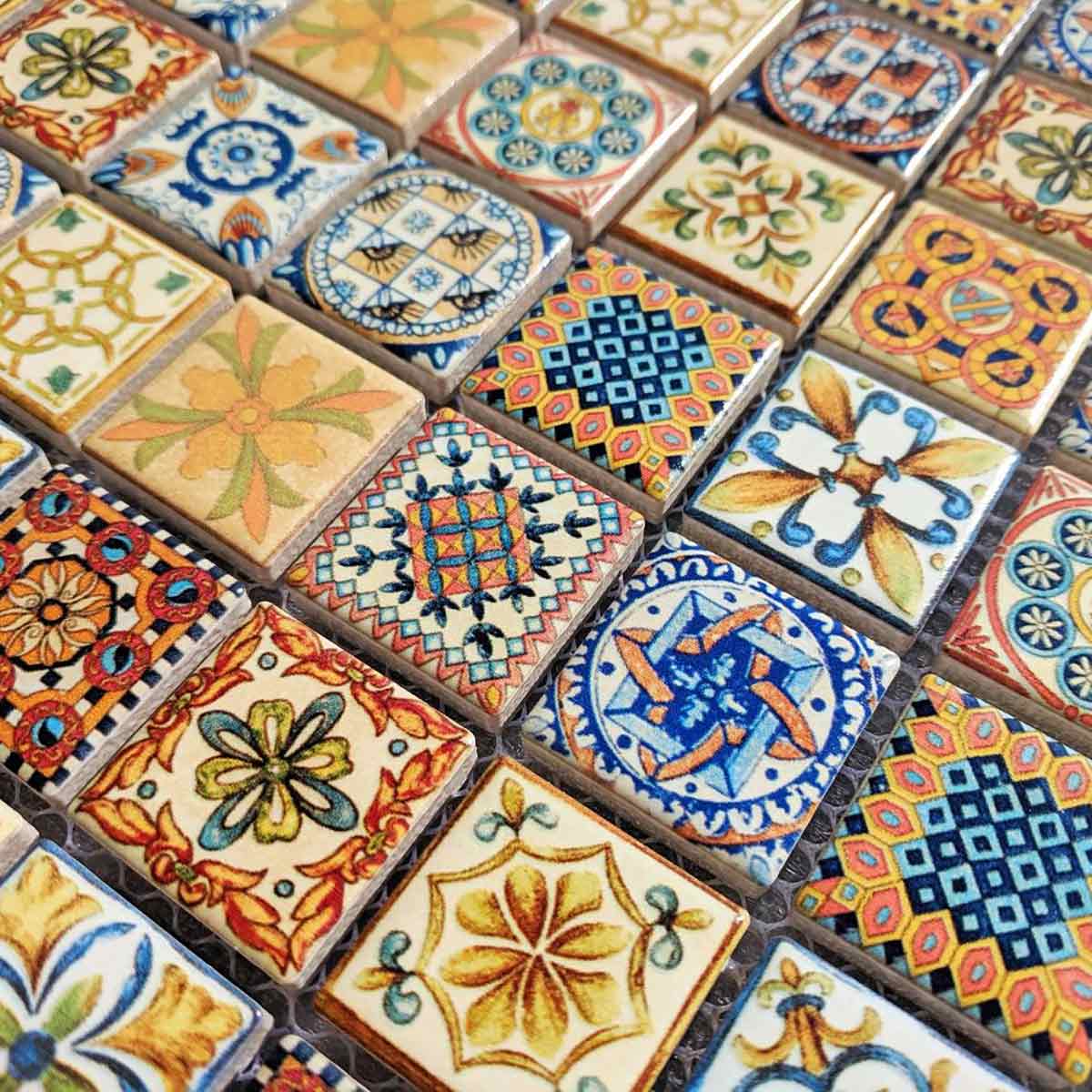 Mosaic gốm sứ có vẻ đẹp cổ điển. Nguồn: freewebstore